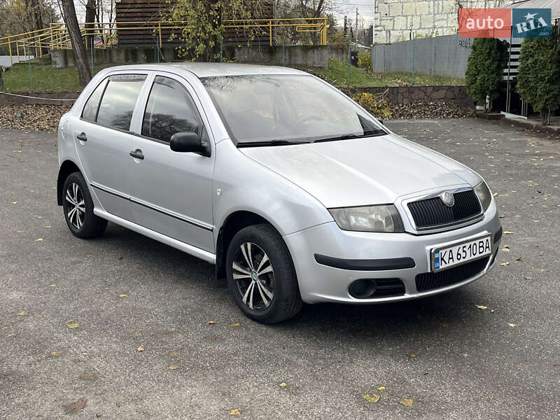 Хэтчбек Skoda Fabia 2006 в Киеве