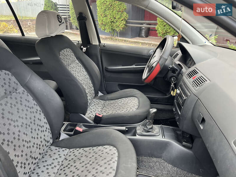 Хэтчбек Skoda Fabia 2006 в Киеве