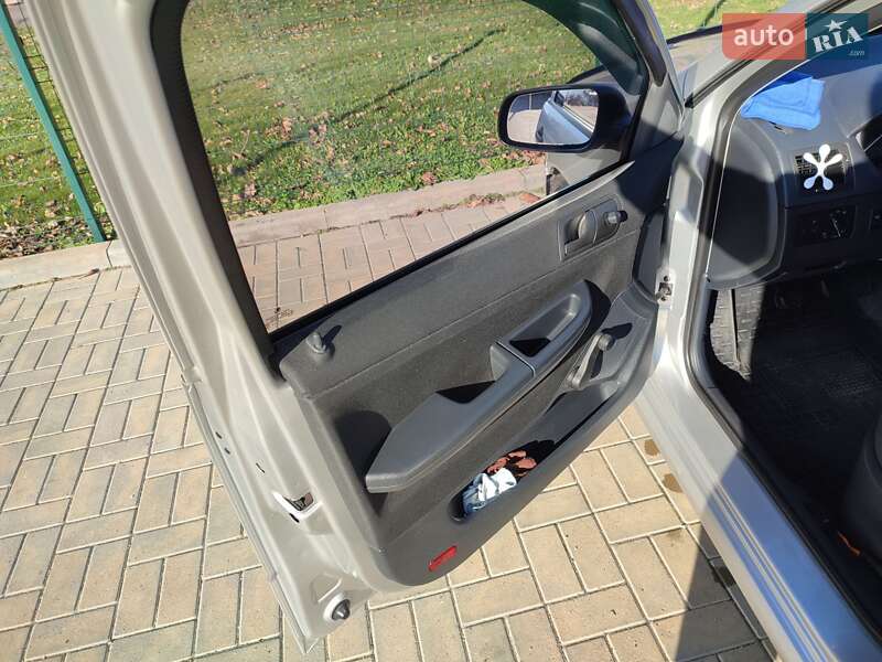 Хетчбек Skoda Fabia 2005 в Миколаєві