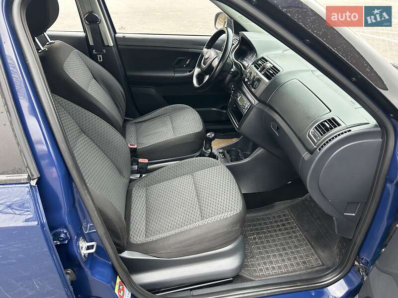 Хэтчбек Skoda Fabia 2012 в Днепре