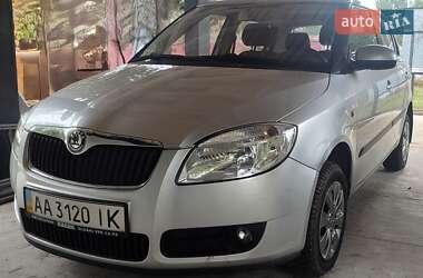 Хэтчбек Skoda Fabia 2009 в Киеве