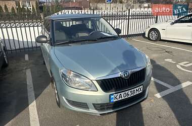 Хэтчбек Skoda Fabia 2011 в Киеве