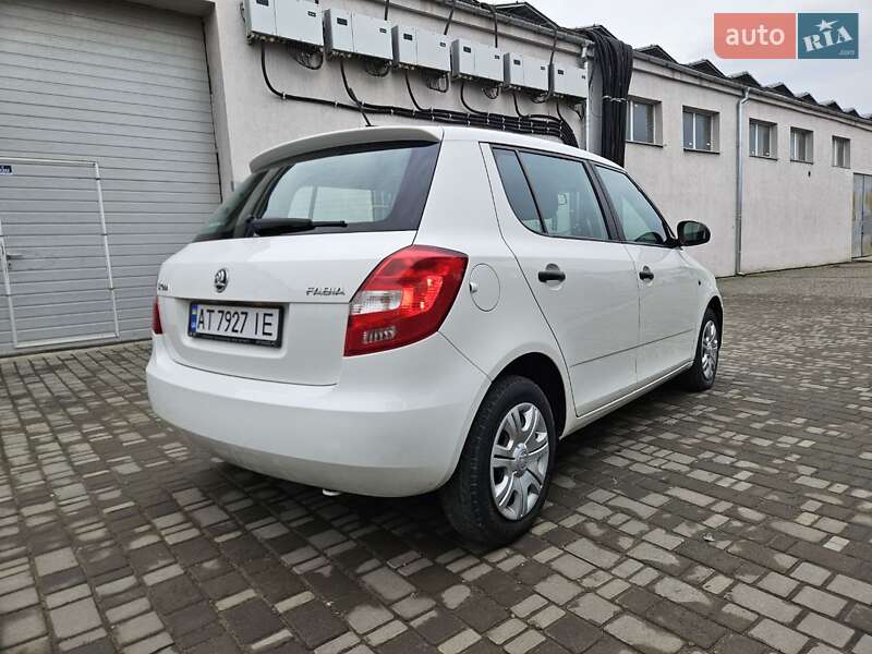 Хэтчбек Skoda Fabia 2014 в Ивано-Франковске