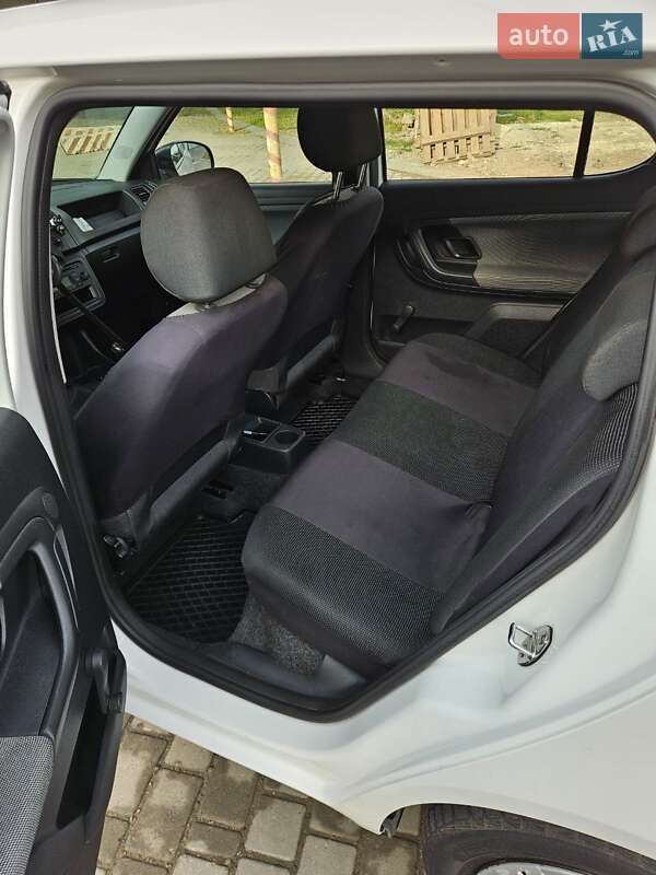 Хэтчбек Skoda Fabia 2014 в Ивано-Франковске