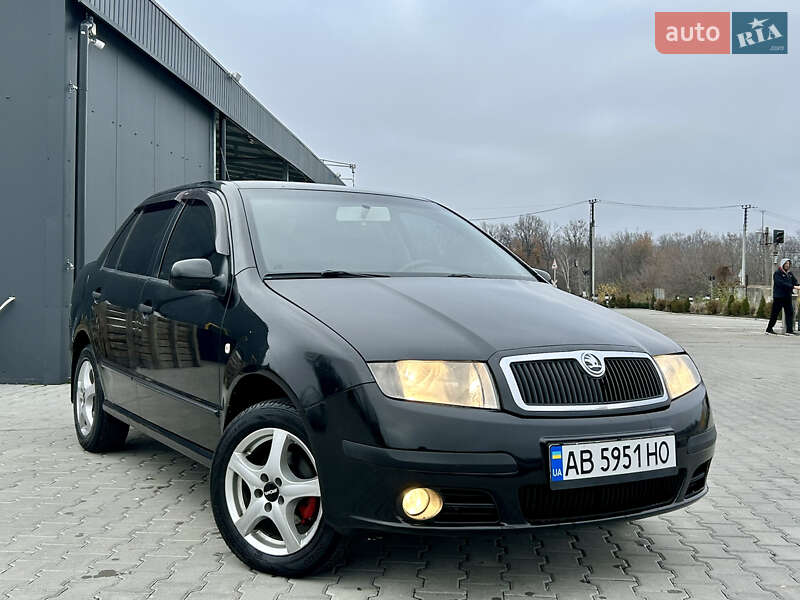 Седан Skoda Fabia 2004 в Вапнярке