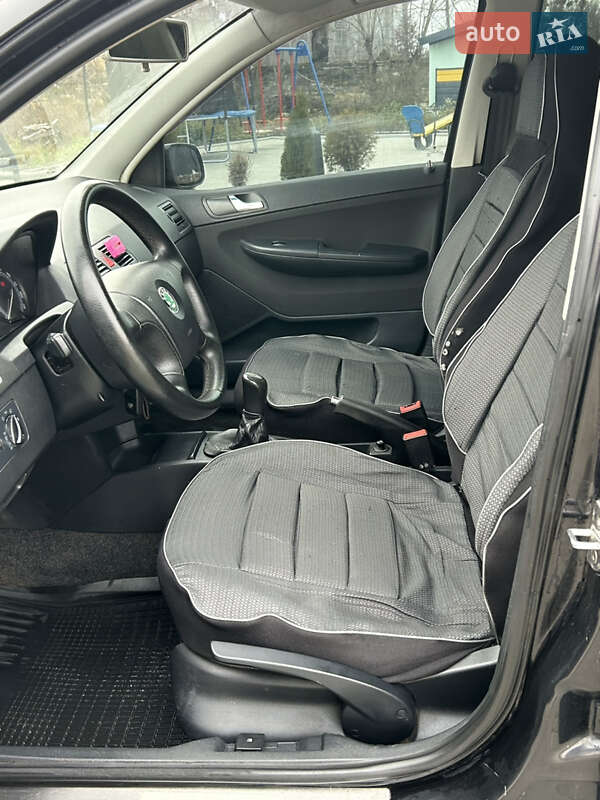 Седан Skoda Fabia 2004 в Вапнярке