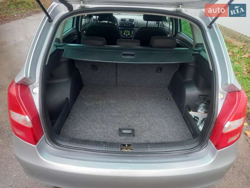Універсал Skoda Fabia 2010 в Кам'янець-Подільському