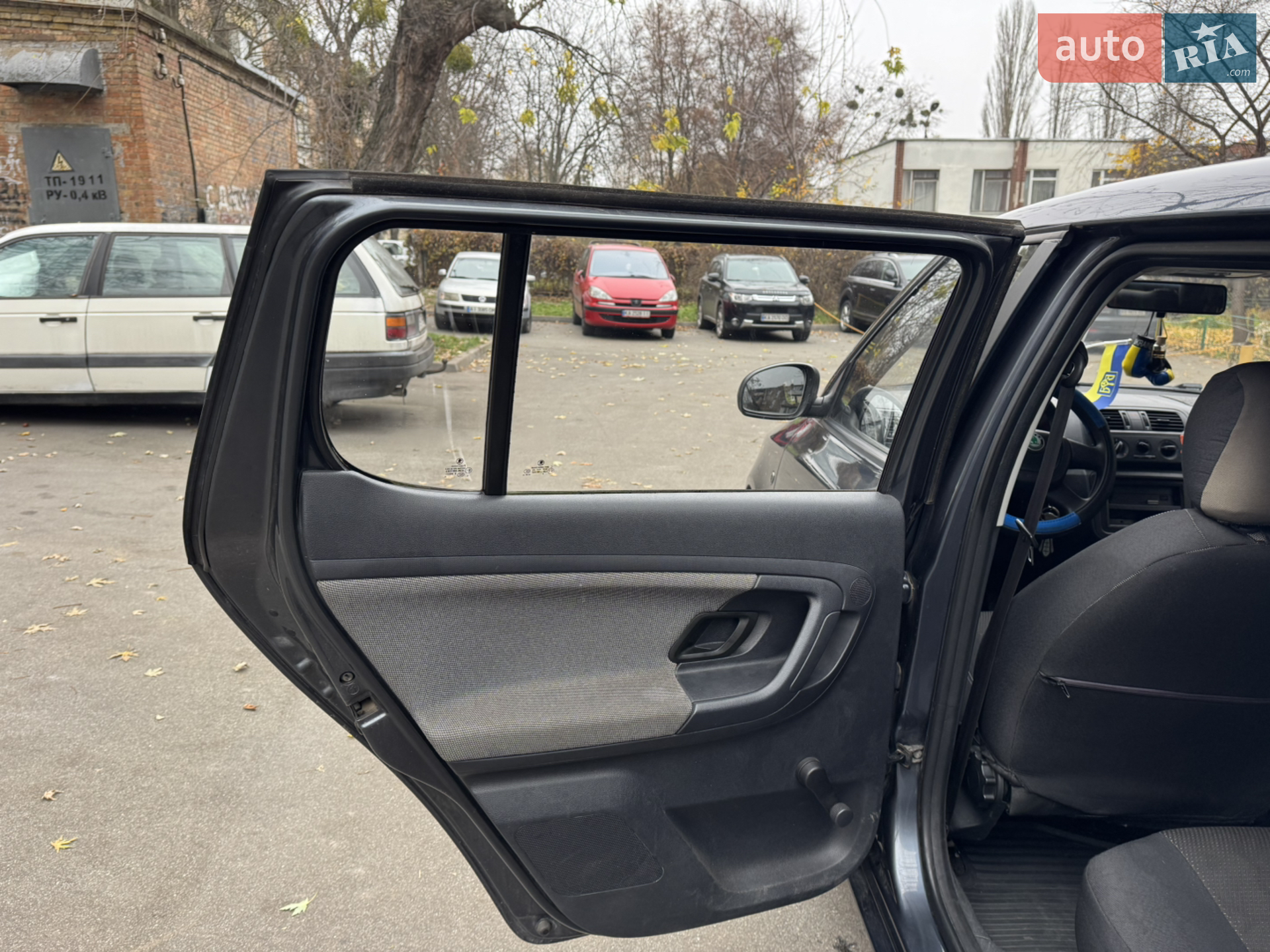 2011 Skoda Fabia - мініатюра 16