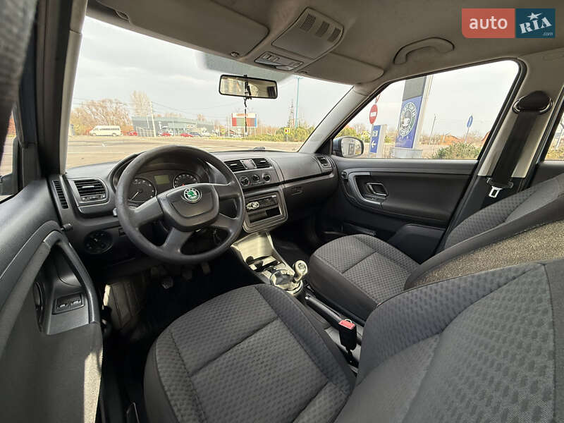 Хэтчбек Skoda Fabia 2010 в Надворной