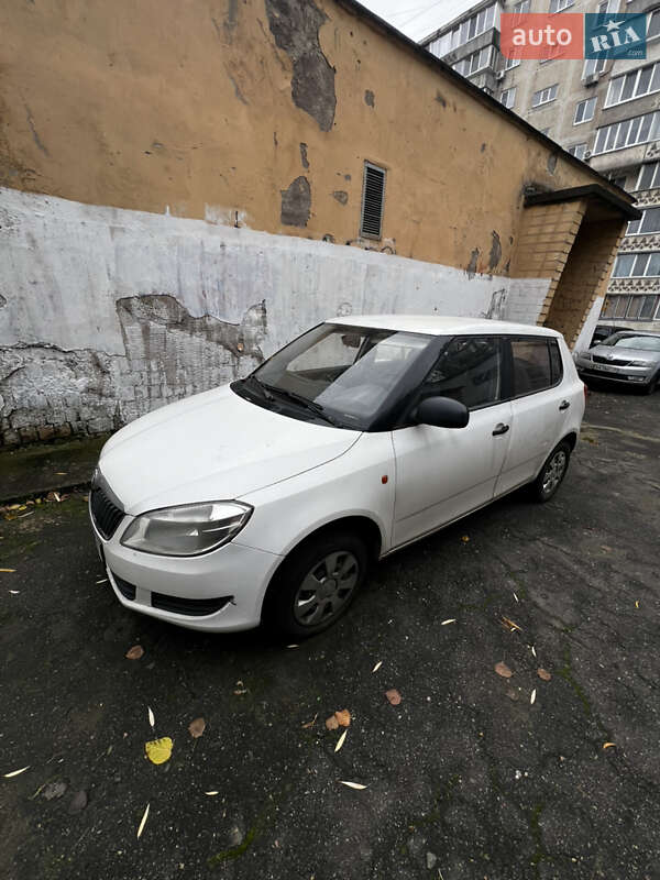 Хетчбек Skoda Fabia 2012 в Києві