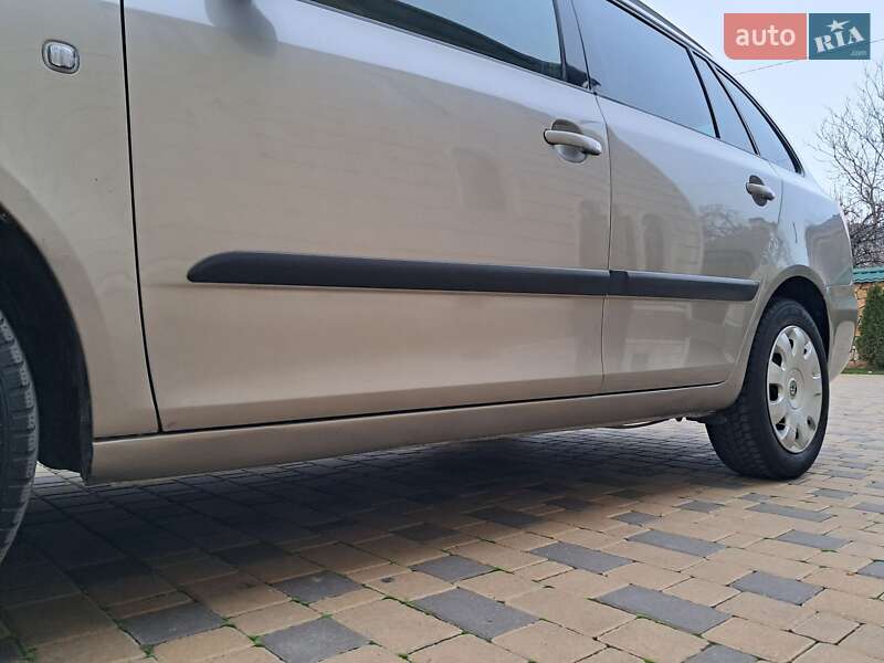 Универсал Skoda Fabia 2009 в Могилев-Подольске