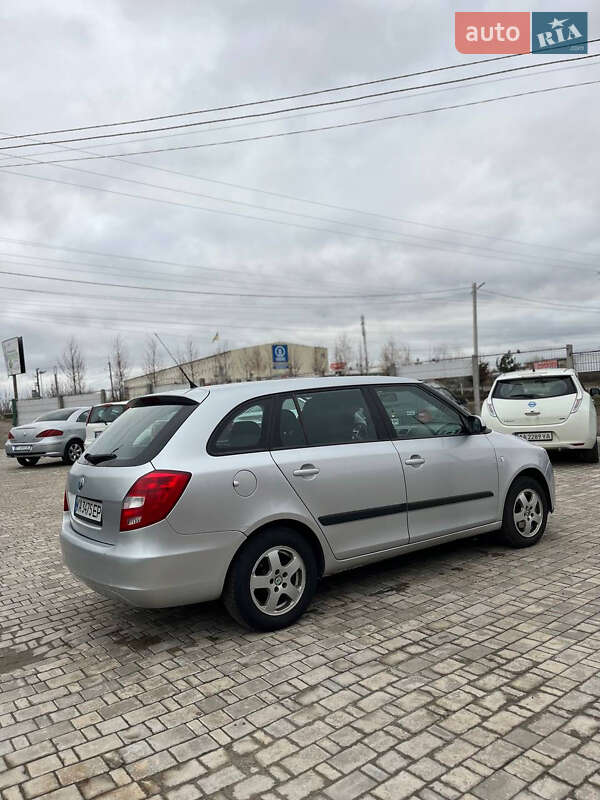 Хэтчбек Skoda Fabia 2009 в Белогородке фото 5 Хэтчбек Skoda Fabia 2009 в Белогородке