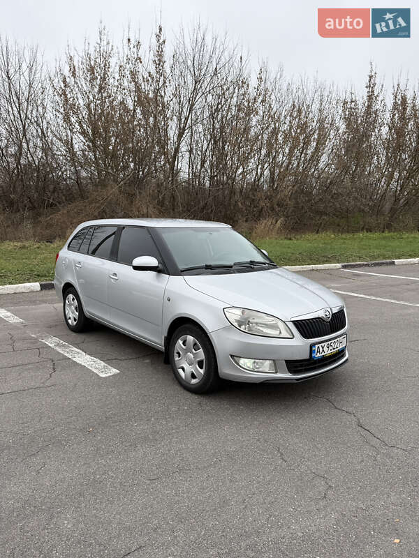 Універсал Skoda Fabia 2015 в Новій Водолагі