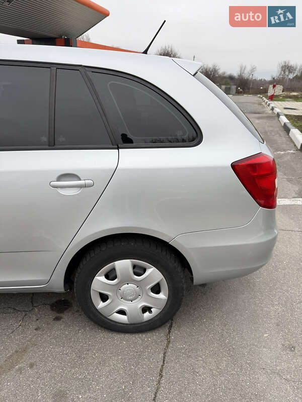 Універсал Skoda Fabia 2015 в Новій Водолагі