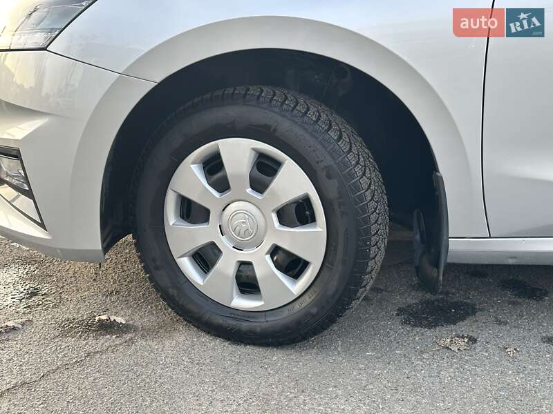 Хэтчбек Skoda Fabia 2024 в Киеве