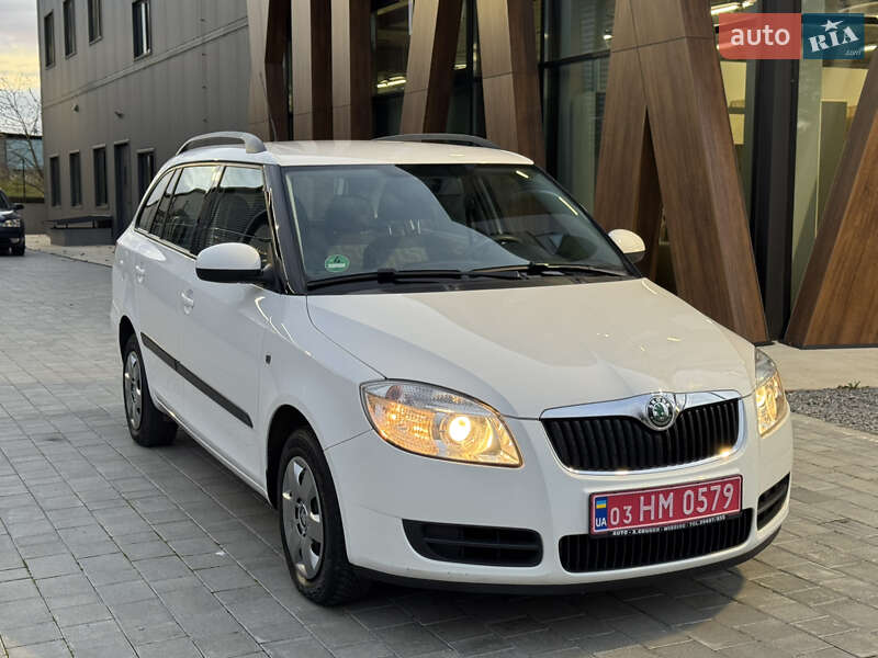 Универсал Skoda Fabia 2009 в Луцке