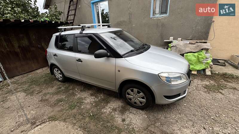 Хэтчбек Skoda Fabia 2011 в Запорожье