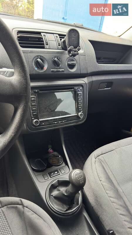 Хэтчбек Skoda Fabia 2011 в Запорожье