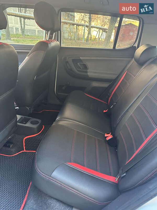 Хэтчбек Skoda Fabia 2010 в Виннице