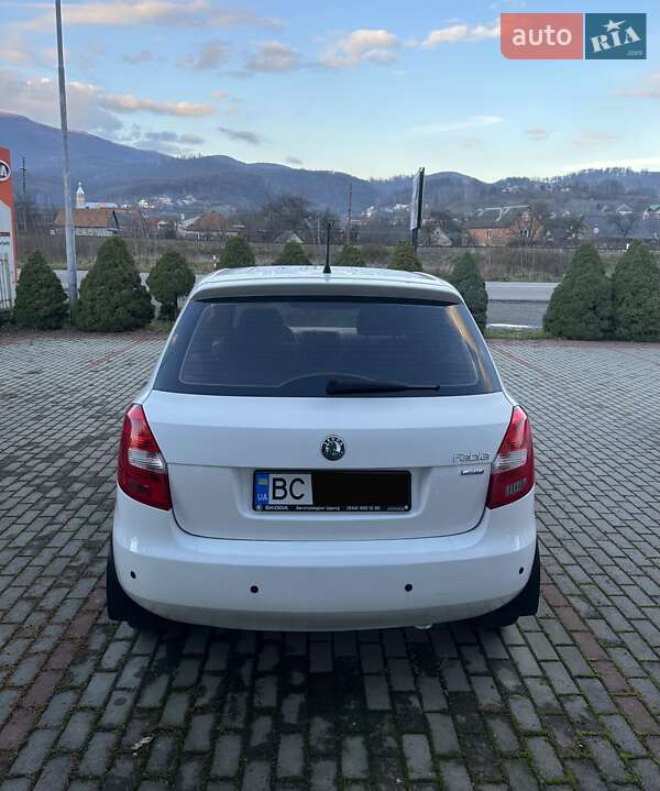Хэтчбек Skoda Fabia 2011 в Хусте