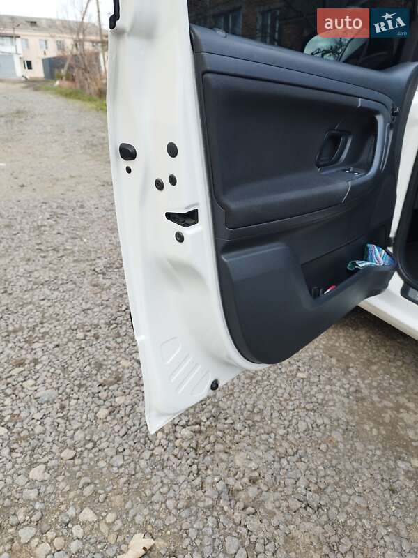 Хэтчбек Skoda Fabia 2012 в Теплике