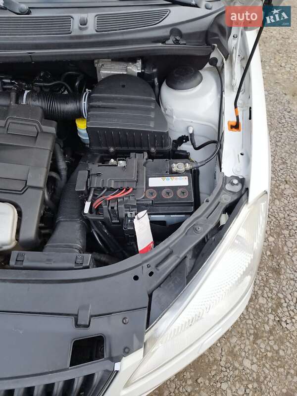 Хэтчбек Skoda Fabia 2012 в Теплике