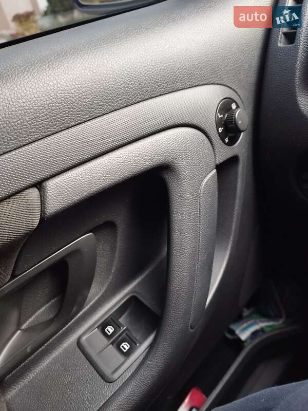 Хэтчбек Skoda Fabia 2012 в Теплике