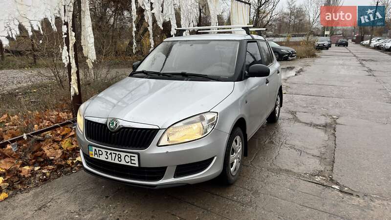 Хэтчбек Skoda Fabia 2011 в Запорожье