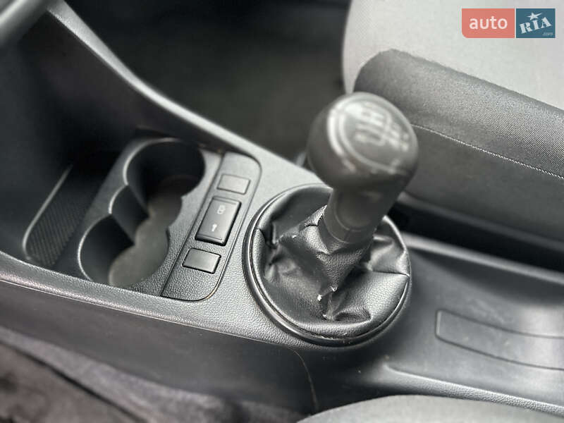 Универсал Skoda Fabia 2011 в Ровно фото 31 Универсал Skoda Fabia 2011 в Ровно