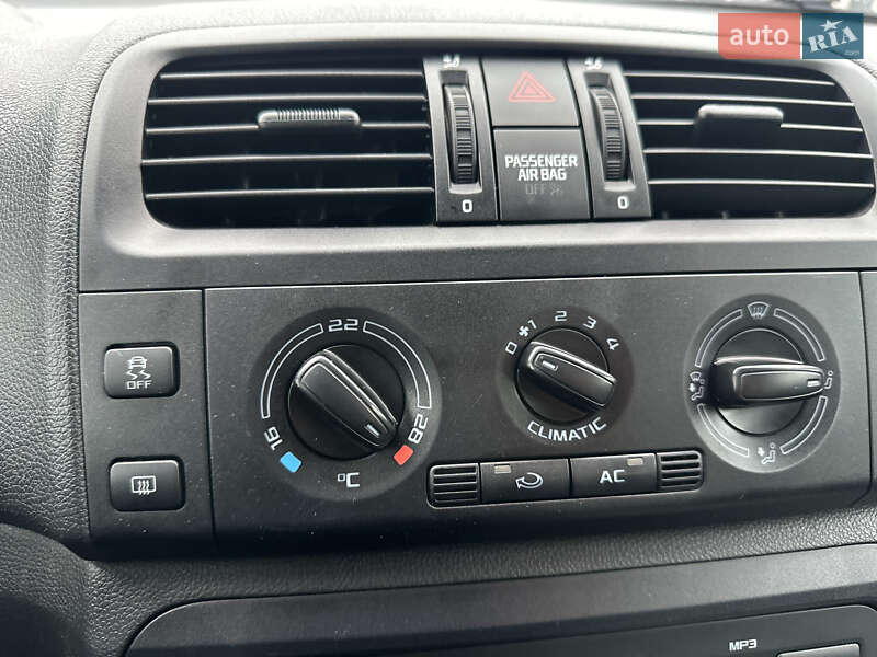 Универсал Skoda Fabia 2011 в Ровно фото 50 Универсал Skoda Fabia 2011 в Ровно