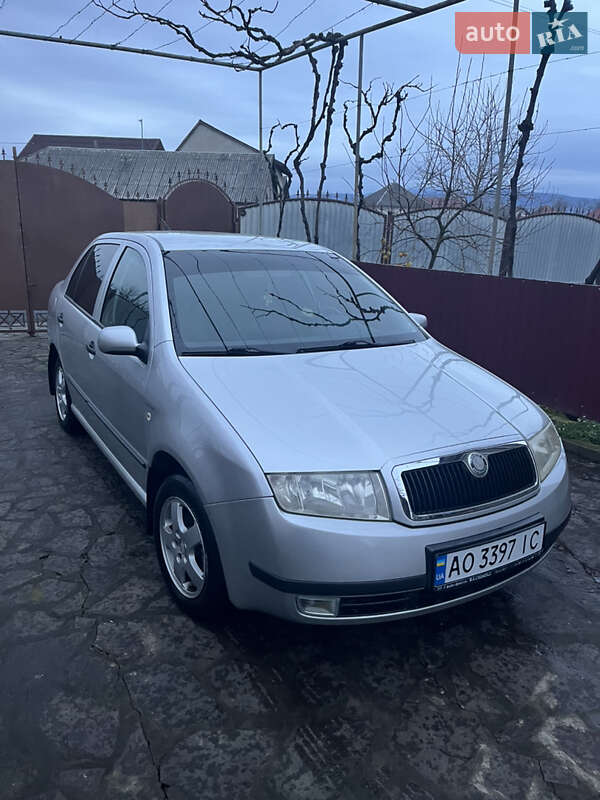Седан Skoda Fabia 2004 в Мукачево