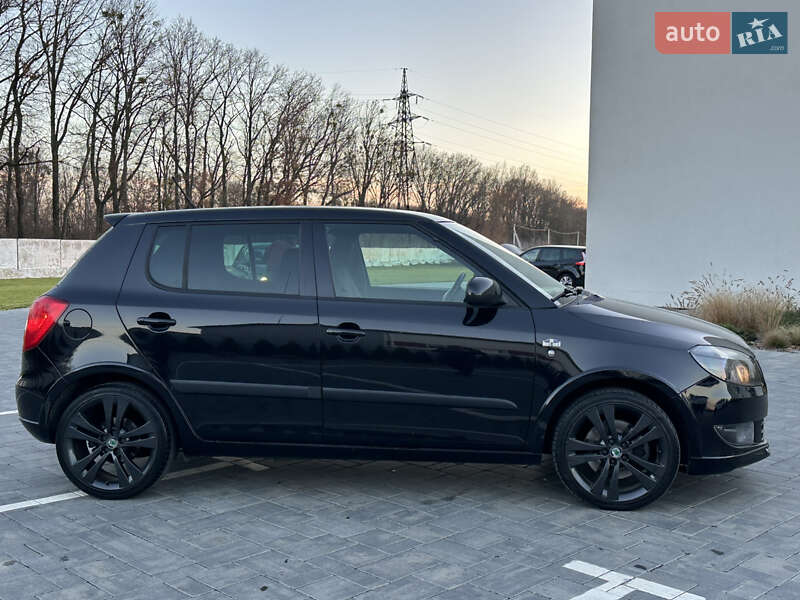 Хэтчбек Skoda Fabia 2013 в Луцке