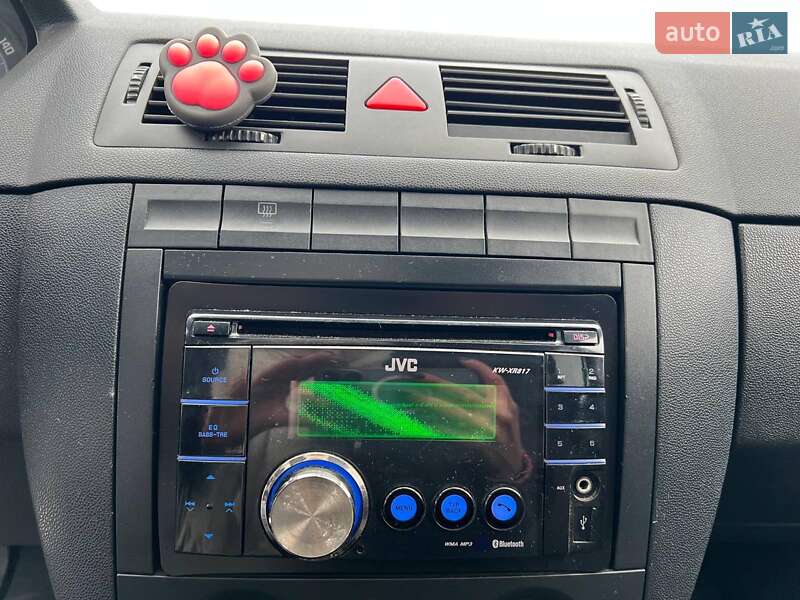 Хэтчбек Skoda Fabia 2006 в Львове