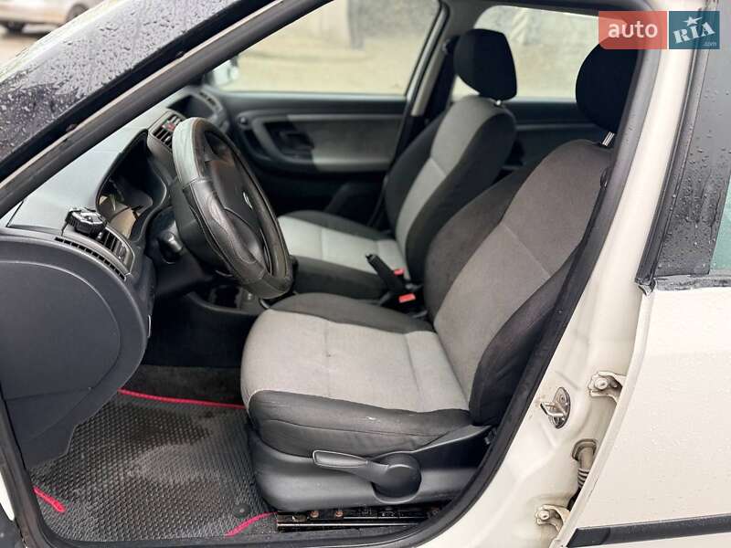 Хэтчбек Skoda Fabia 2009 в Львове фото 14 Хэтчбек Skoda Fabia 2009 в Львове
