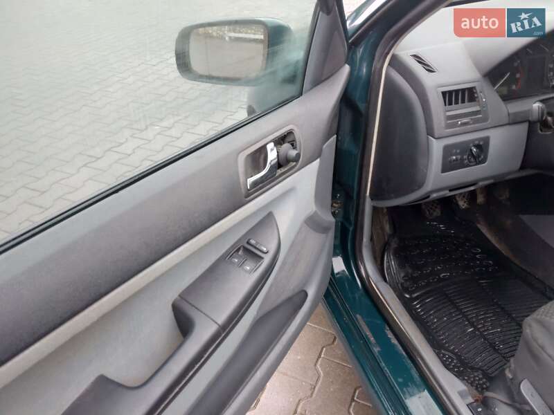 Хэтчбек Skoda Fabia 2001 в Волочиске