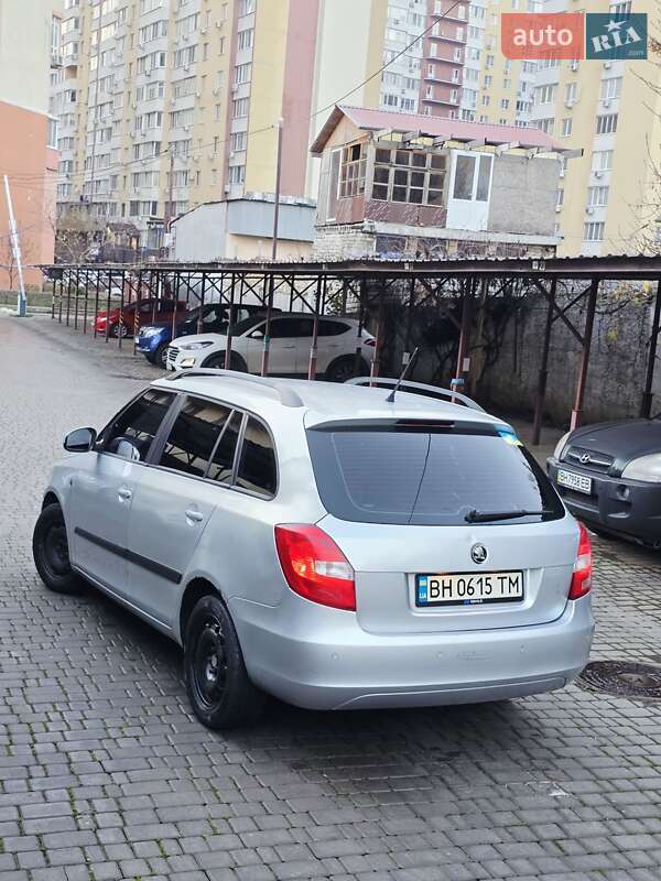 Універсал Skoda Fabia 2011 в Одесі