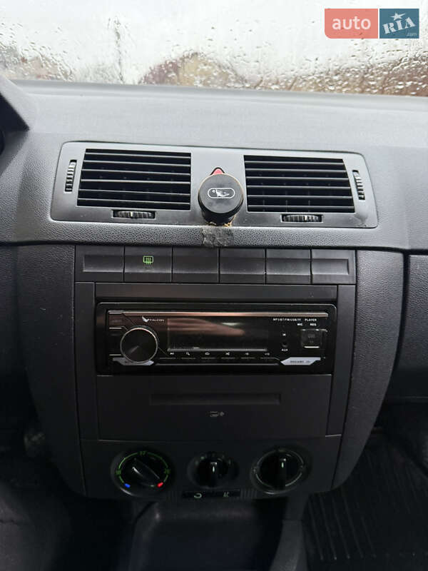 Универсал Skoda Fabia 2006 в Чернигове