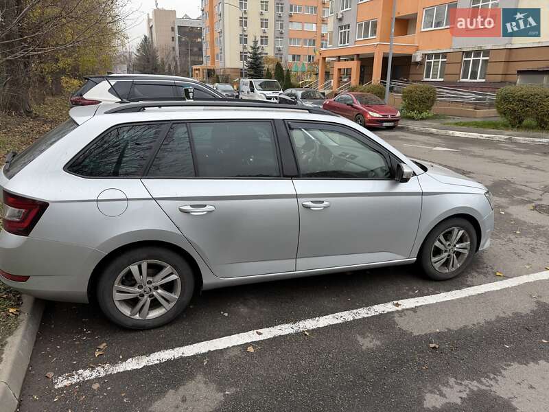 Универсал Skoda Fabia 2021 в Киеве