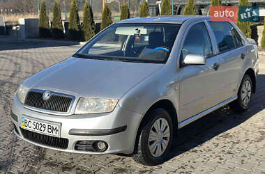 Седан Skoda Fabia 2004 в Кам'янець-Подільському