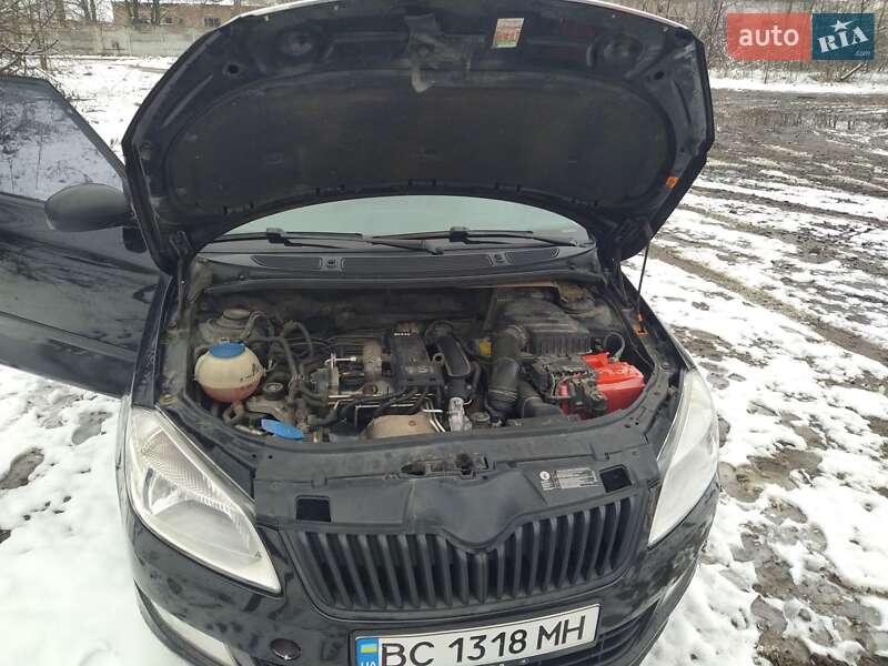 Хэтчбек Skoda Fabia 2012 в Львове