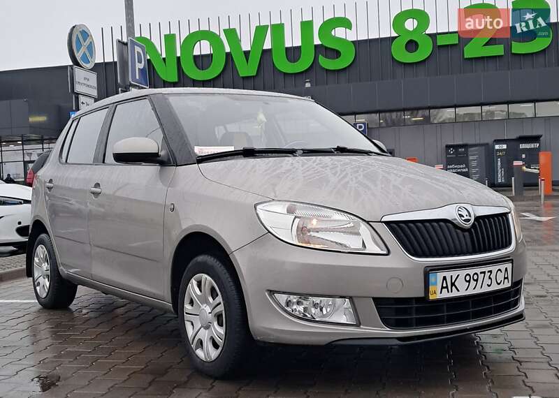 Хэтчбек Skoda Fabia 2012 в Киеве фото Хэтчбек Skoda Fabia 2012 в Киеве