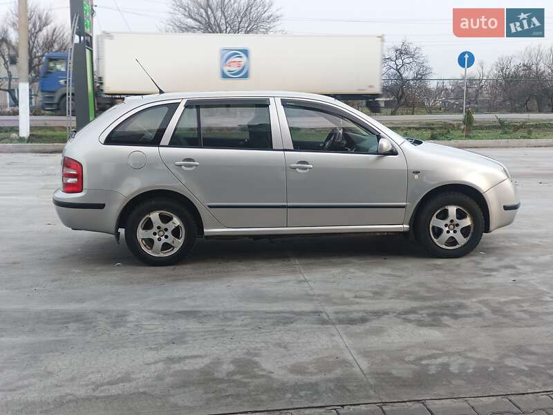Универсал Skoda Fabia 2001 в Новом Буге