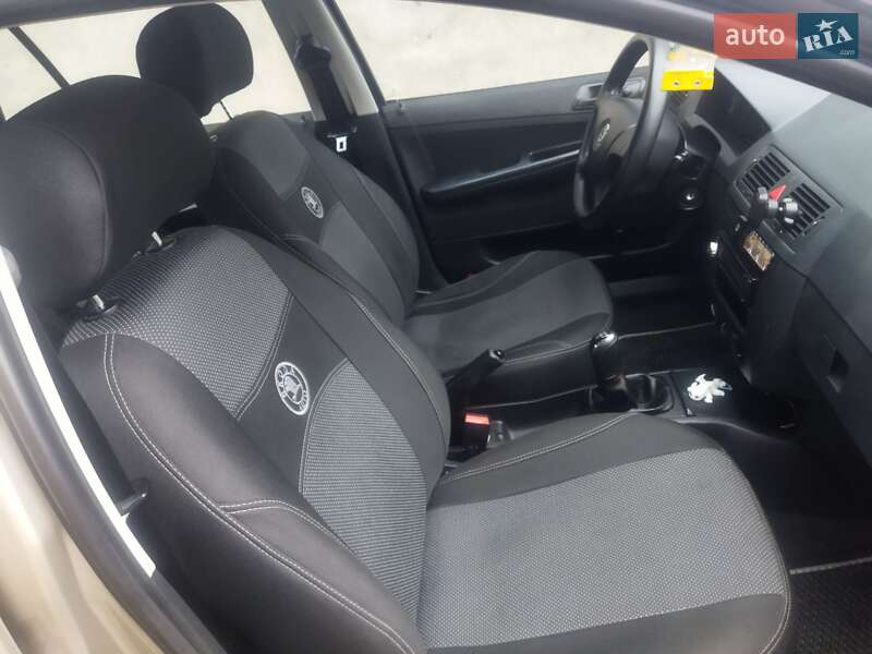 Універсал Skoda Fabia 2005 в Рівному