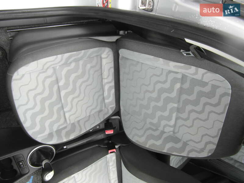 Хэтчбек Skoda Fabia 2010 в Кропивницком