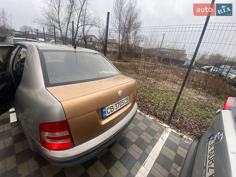 Седан Skoda Fabia 2006 в Киеве