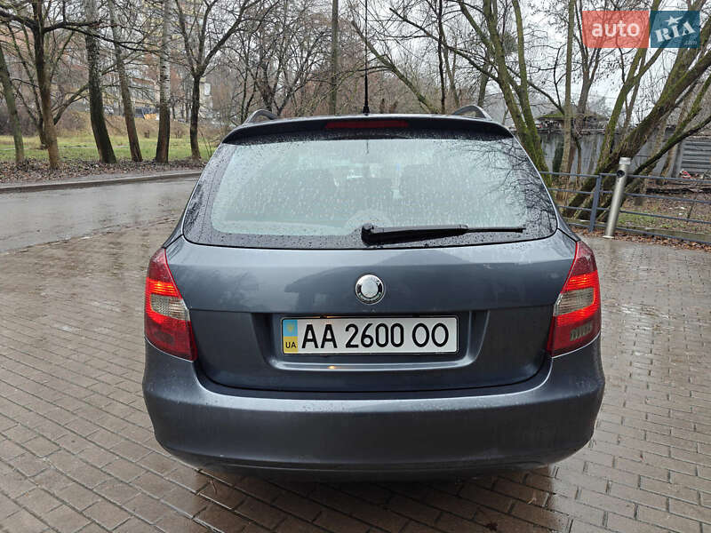 Універсал Skoda Fabia 2010 в Києві