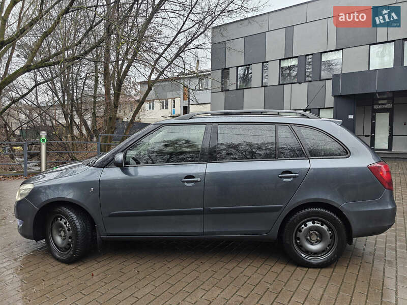 Універсал Skoda Fabia 2010 в Києві