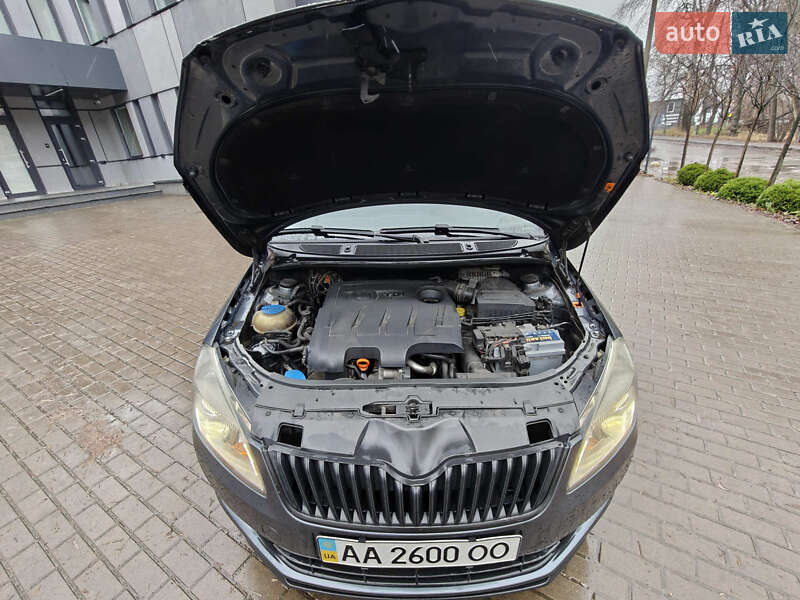 Універсал Skoda Fabia 2010 в Києві