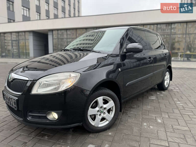 Хэтчбек Skoda Fabia 2008 в Днепре