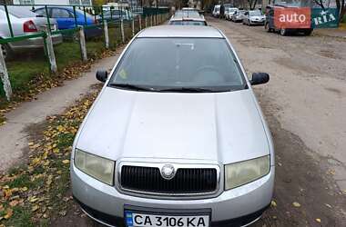 Седан Skoda Fabia 2002 в Черкасах